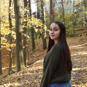 Meet your Posher, Rebeca